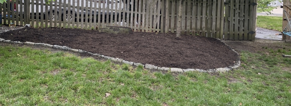 Clean mulch garden bed